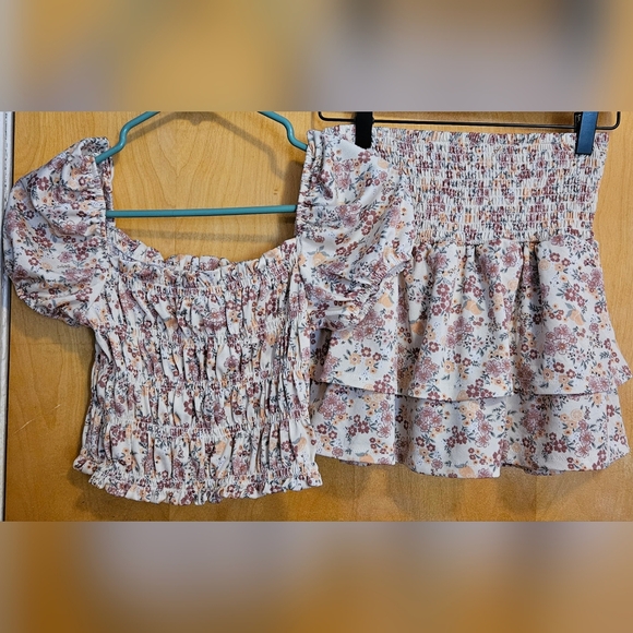 Ardene Other - Ardene Floral Smocked Top and Skirt Set Girls L 11-12